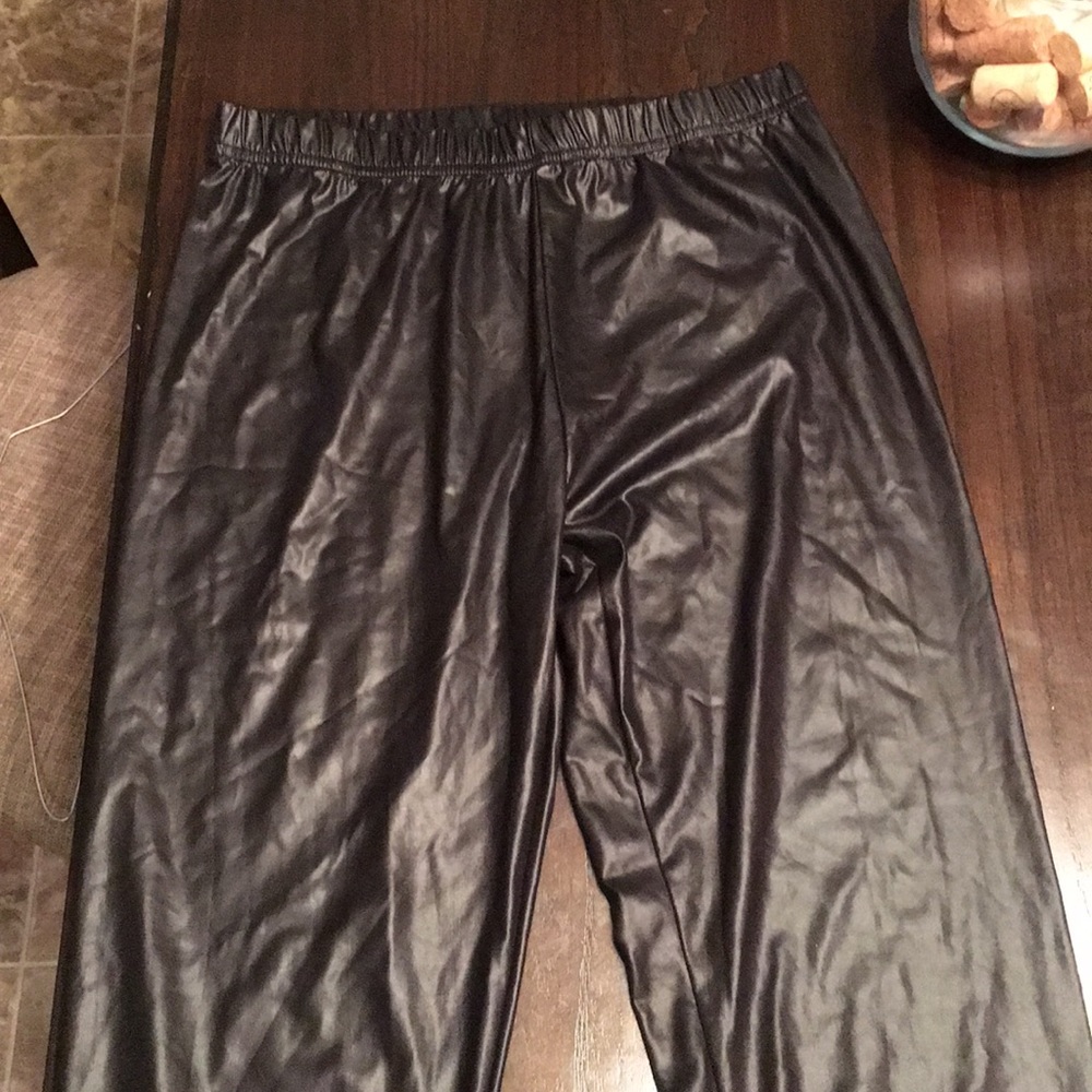 Black leather leggings- Size M
